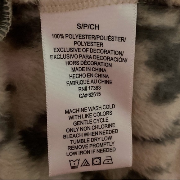 Cuddl Duds Leopard Print Fleece Jacket | Super Soft | Short Robe - Picture 8 of 9